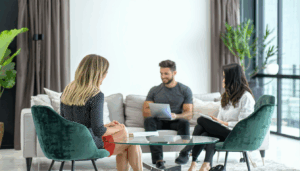 En 2025, transformer votre maison ne se limite plus aux simples choix esthétiques. La quête du décorateur d’intérieur idéal est devenue une démarche profonde, alliant expertise, écoute et innovation. Que vous rêviez d’un espace contemporain à la Starck, d’une ambiance […]